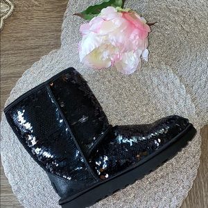 UGG CLASSIC SHORT COSMOS SEQUIN BOOTS